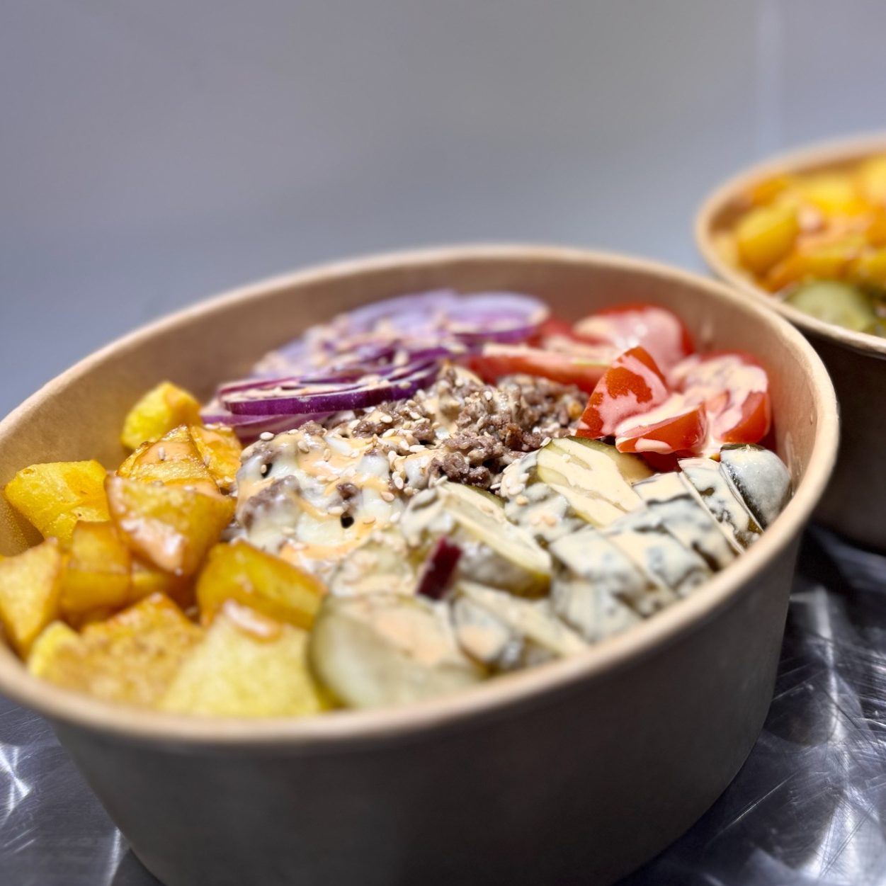 Cheeseburger Bowl Mrs. C Bowl, leckere Cheeseburger Bowl in Roth